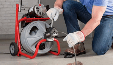 Master plumber technician Maroon Plumbing